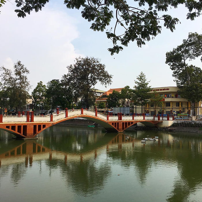 Bật mí địa điểm vui chơi Giáng Sinh An Giang - Hồ Nguyễn Du