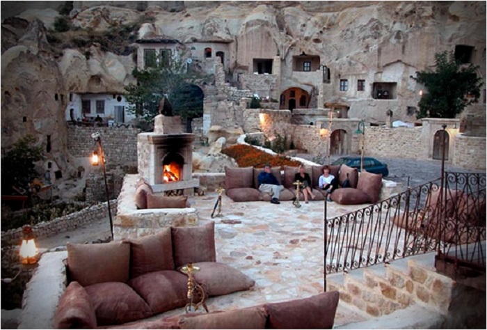 Độc lạ khách sạn hang đá ở Thổ Nhĩ Kỳ