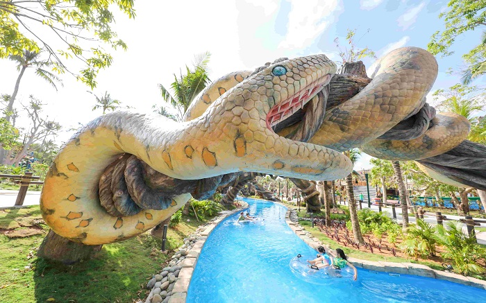 Amusement park in Phu Quoc - Aquatopia Water Park 