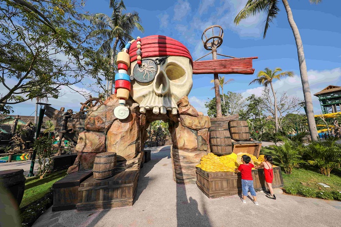 Amusement park in Phu Quoc - Aquatopia Water Park interesting amusement
