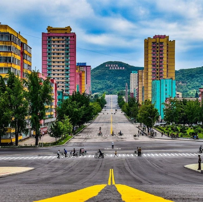 ngắm các tòa nhà đẹp khi du lịch Kaesong