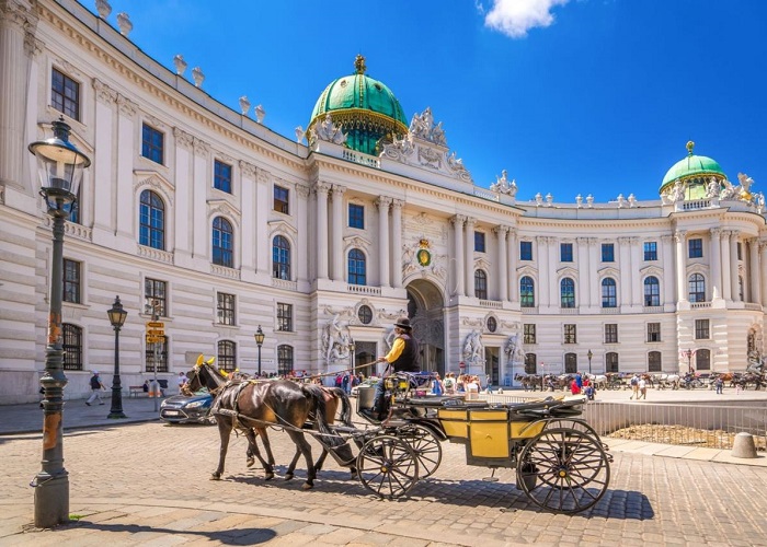 Kinh nghiệm du lịch Vienna - Cung điện hoàng gia Hofburg