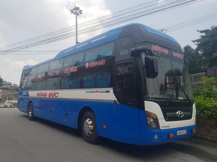 Cua Van Ha Long fishing village - travel by bus