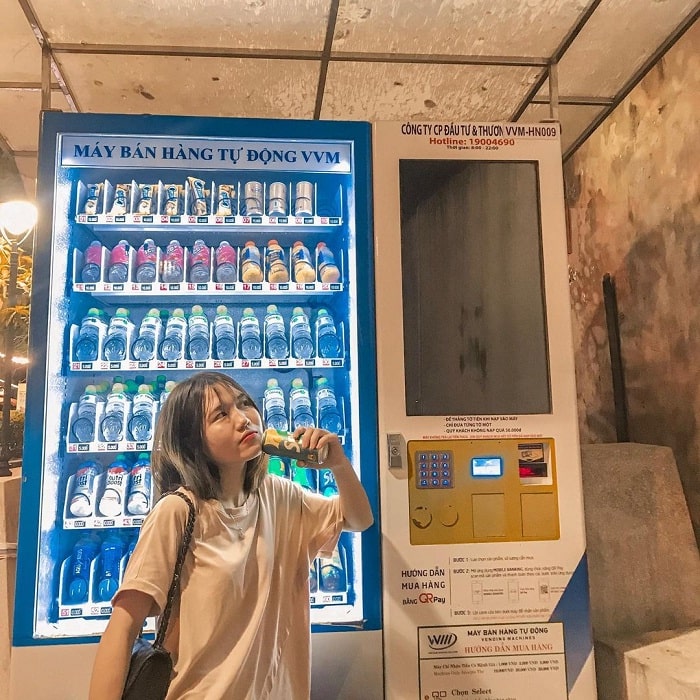 máy bán nước tự động - điểm độc đáo của phố sách Hà Nội