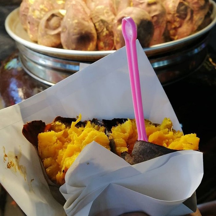 món ăn đường phố Hàn Quốc mùa đông - khoai lang nướng Gungoguma