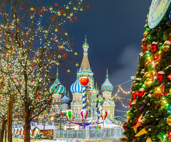cây xanh mãi xuất hiện trong phong tục đón giáng sinh ở Nga 
