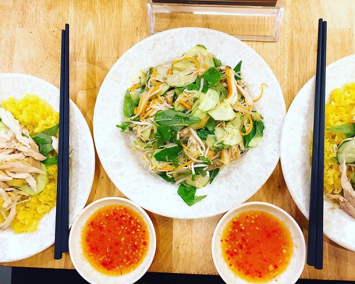 quán ăn ngon ở Phú Yên - cơm gà Tuyết Nhung vàng óng