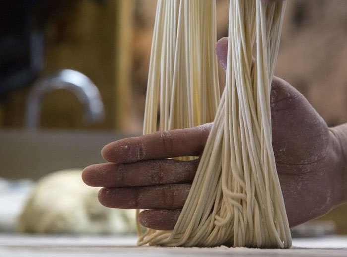 Mì trường thọ Trung Quốc - Sợi mì được làm từ loại bột đặc biệt