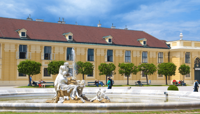 tham quan cung điện Schonbrunn - tham quan bảo tàng