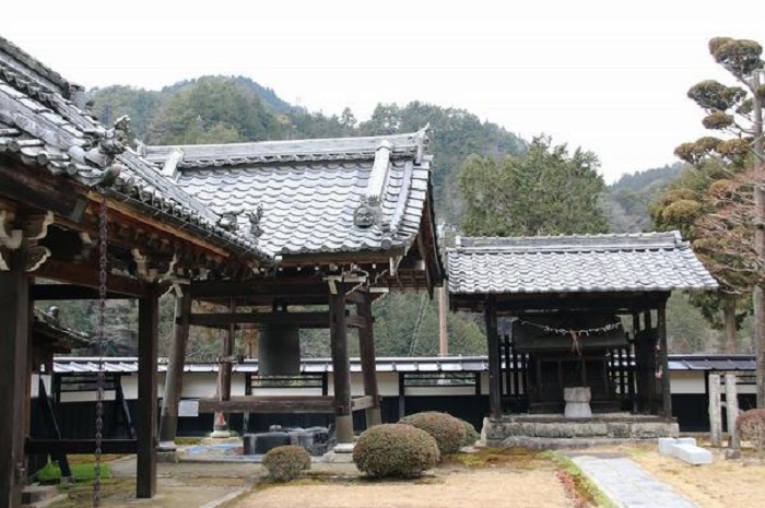 tham quan ngôi làng Tsumago - thăm đền Kotokuji