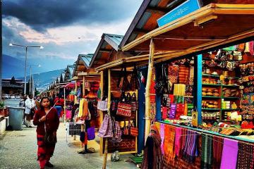 'Cháy túi' tại các điểm mua sắm ở Bhutan nức tiếng