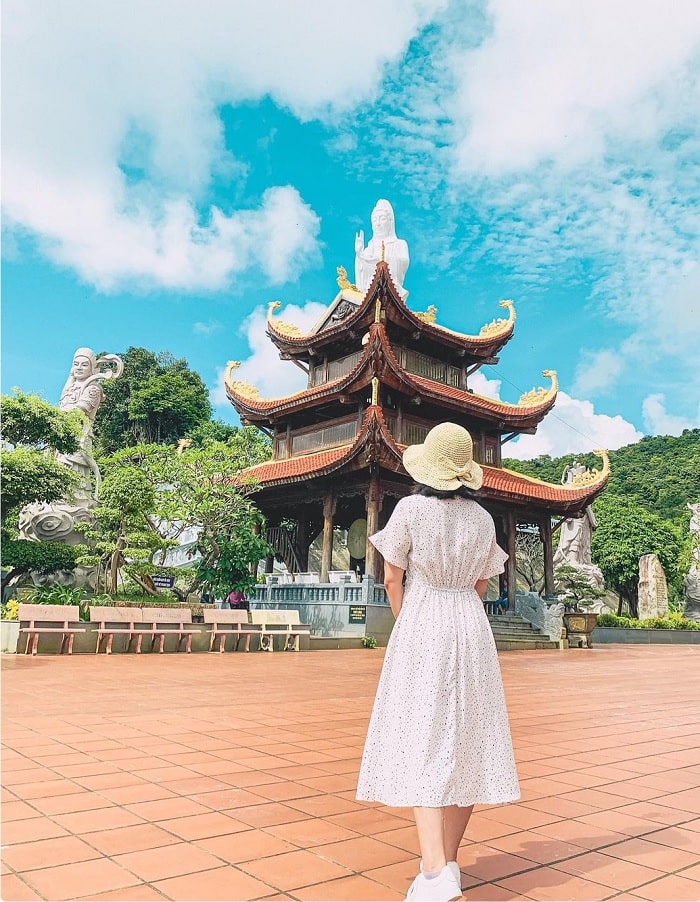 tour Phú Quốc từ Sài Gòn dưới 3 triệu đồng - viếng chùa Hộ Quốc
