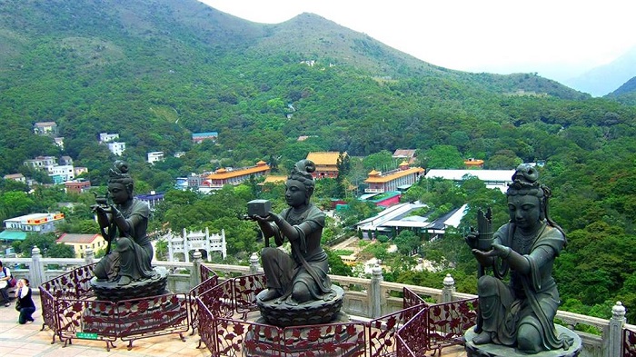 Khám phá tượng Phật Thiên Đàn và ngôi chùa Po Lin