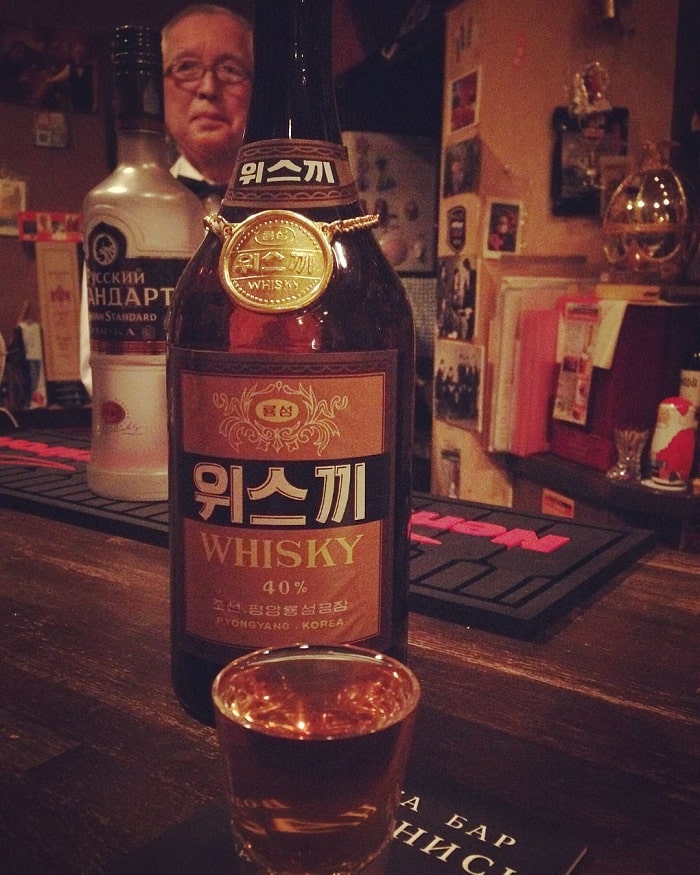 rượu whisky Samilpo - 1 trong các món đặc sản Triều Tiên mua làm quà hấp dẫn nhất!