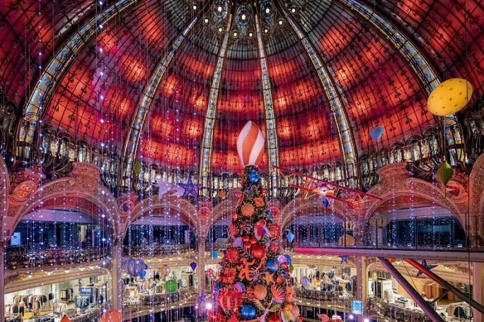 Trung tâm mua sắm Galeries Lafayette Giáng sinh ở Paris
