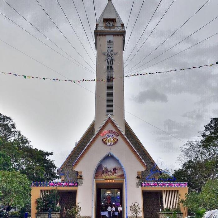 nhà thờ Tuy Hoà địa điểm đón giáng sinh ở Phú Yên