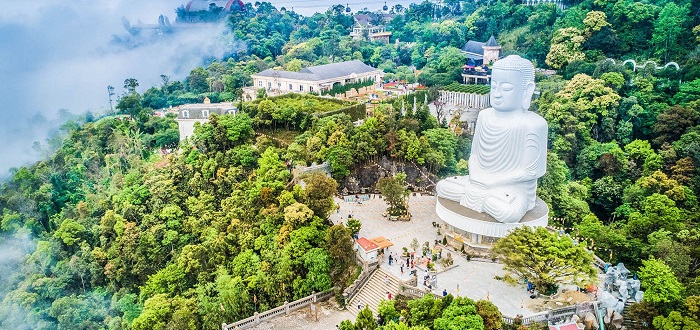  Chùa Linh Ứng trên đỉnh Bà Nà - một trong những ngôi chùa cầu duyên ở Đà nẵng đẹp nhất 