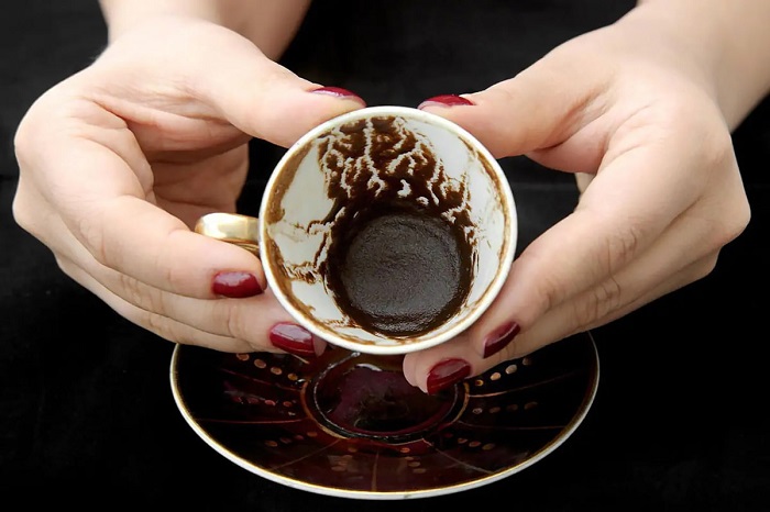 Xem bói bằng bã cà phê Đón giao thừa ở Istanbul