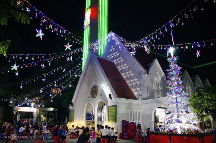 Những địa điểm chụp hình Noel ở Sài Gòn - Nhà thờ Kỳ Đồng