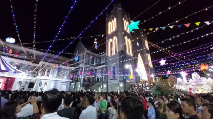 dia-diem-don-giChristmas places in Phu Quoc - Duong Dong Church, Phu Quoc Christmas