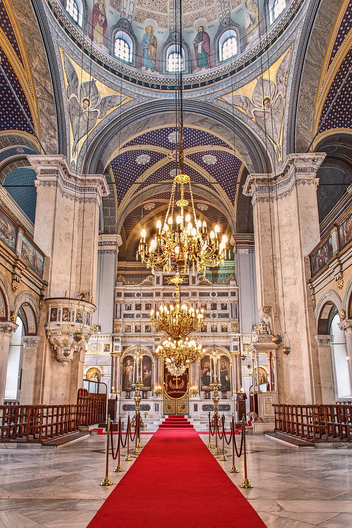 Nhà thờ Hagia Triada Đón giao thừa ở Istanbul