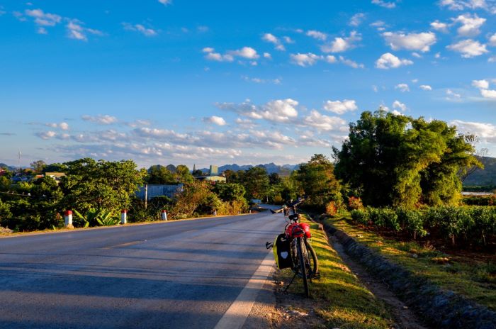 Đường đến hồ Tiền Phong Sơn La
