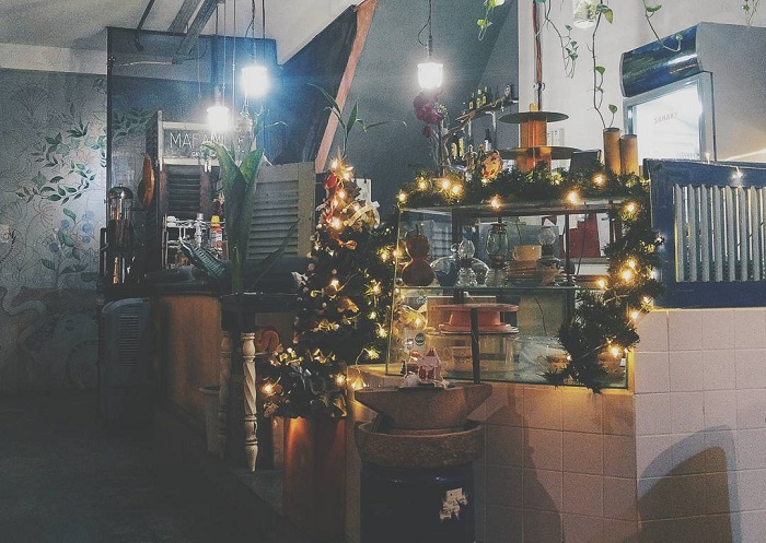 quán cafe trang trí Giáng sinh ở Cần Thơ - Ma Famille Cafeteria không gian