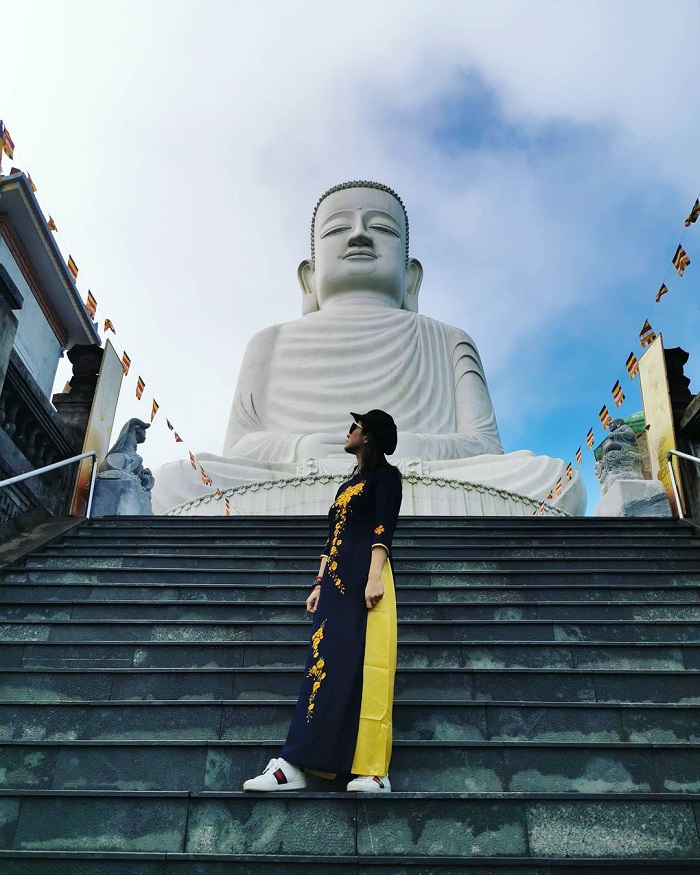  Chùa Linh Ứng trên đỉnh Bà Nà - một trong những ngôi chùa cầu duyên ở Đà nẵng đẹp nhất 