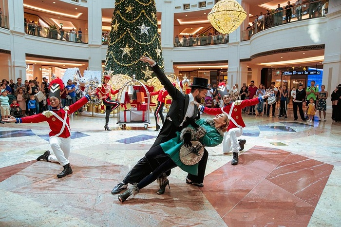 Giáng sinh tại Mall of the Emirates là một địa điểm đón Giáng sinh ở Dubai