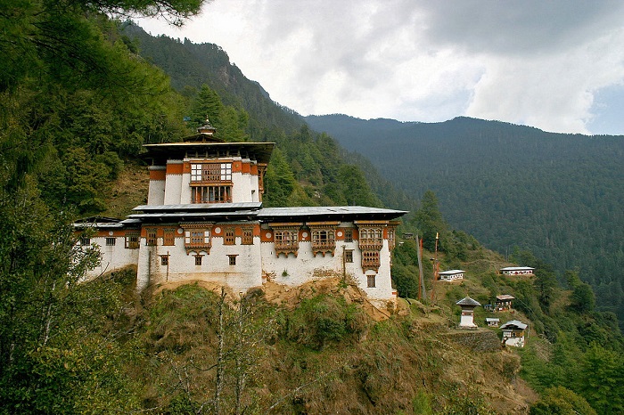 Tango Goemba là điểm tham quan gần pháo đài Simtokha Dzong
