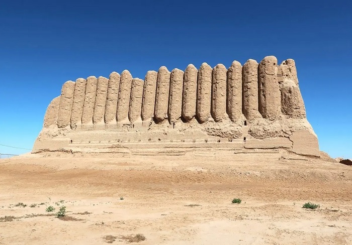 Tàn tích thành phố cổ Merv là một địa điểm du lịch Turkmenistan