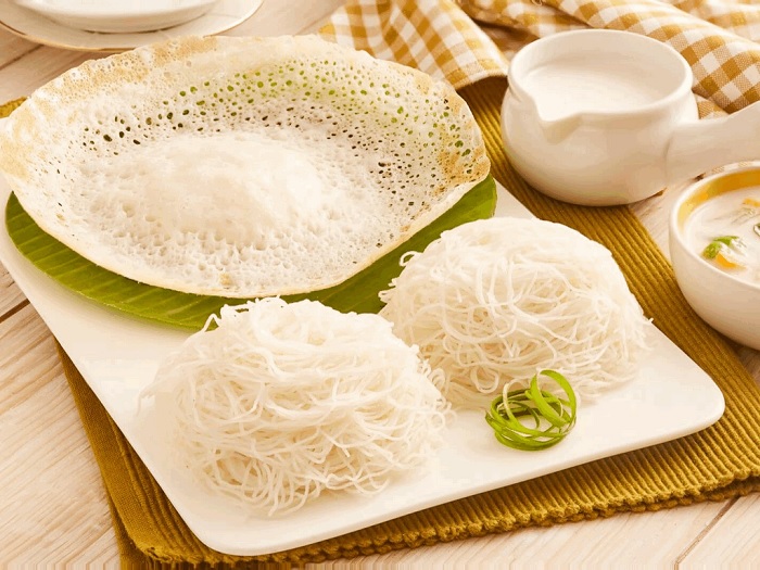 Món này được phục vụ với món cà ri hoặc món hầm cay ở Kerala  - Du lịch Kerala