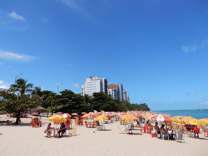 Bãi biển Casa Caiada là hoạt động thú vị ở thị trấn Olinda Brazil