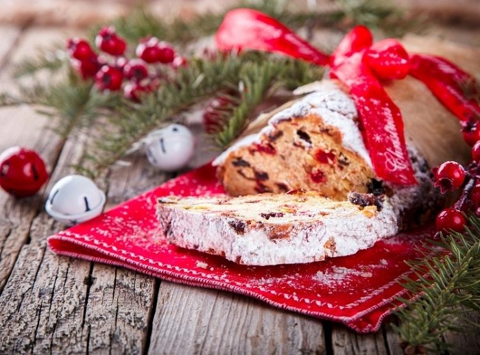 Bánh Weihnachtsstollen là một trong những món ăn Giáng sinh ở Áo
