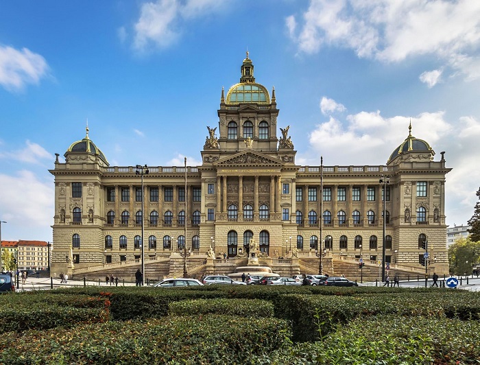 Kinh nghiệm du lịch Praha - tham quan Bảo tàng quốc gia 