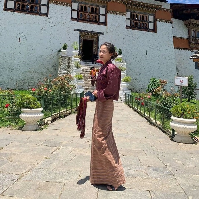 Bên ngoài pháo đài Simtokha Dzong Bhutan 