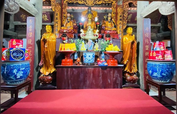 chùa Kim Liên Hà Nội - ban thờ