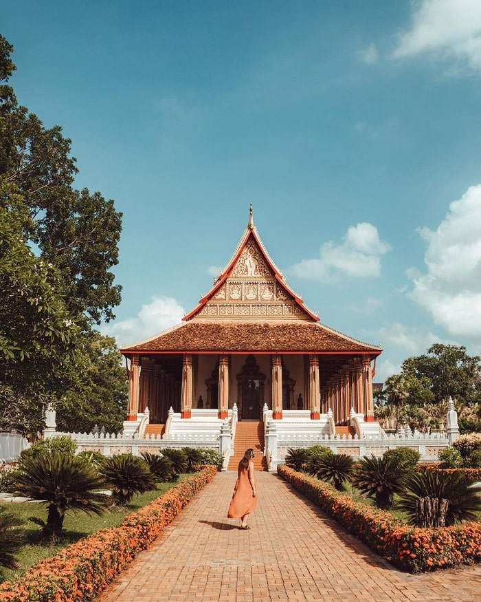 Chùa Wat Phra Keo là điểm tham quan gần khải hoàn môn Patuxai