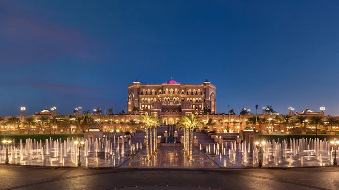 Khách sạn Emirates Palace là khu nghỉ dưỡng sang trọng ở Abu Dhabi