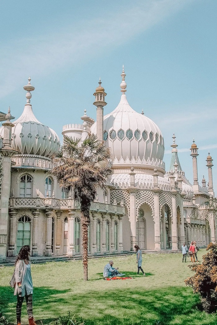 Thư giãn trong khu vườn hoàng gia xinh đẹp Pavilion là một trải nghiệm du lịch Brighton