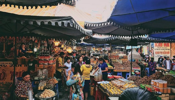 Kết thúc chuyến du lịch An Giang trong ngày bằng chợ Châu Đốc