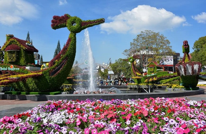 Festival Hoa Đà Lạt là festival nổi tiếng Việt Nam diễn ra vào tháng 12 