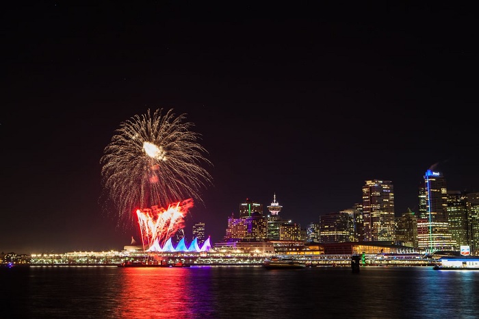 Vancouver, Canada trong đêm giao thừa -  nơi đón năm mới đầu tiên trên thế giới