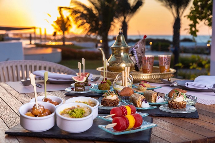Âm thực trong khách sạn  - khu nghỉ dưỡng sang trọng ở Abu Dhabi