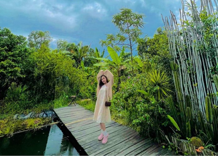 Khu du lịch sinh thái Hoa Rừng U Minh: Nằm trong vùng đất rộng lớn U Minh, khu du lịch sinh thái Hoa Rừng U Minh đưa bạn đến với thiên nhiên hoang sơ và tươi đẹp. Hãy quay lại thời gian người, thăng hoa cùng hoa và cây xanh bằng hình ảnh liên quan đến địa điểm này.