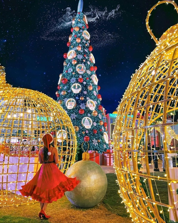 Làng toàn cầu là một địa điểm đón Giáng sinh ở Dubai