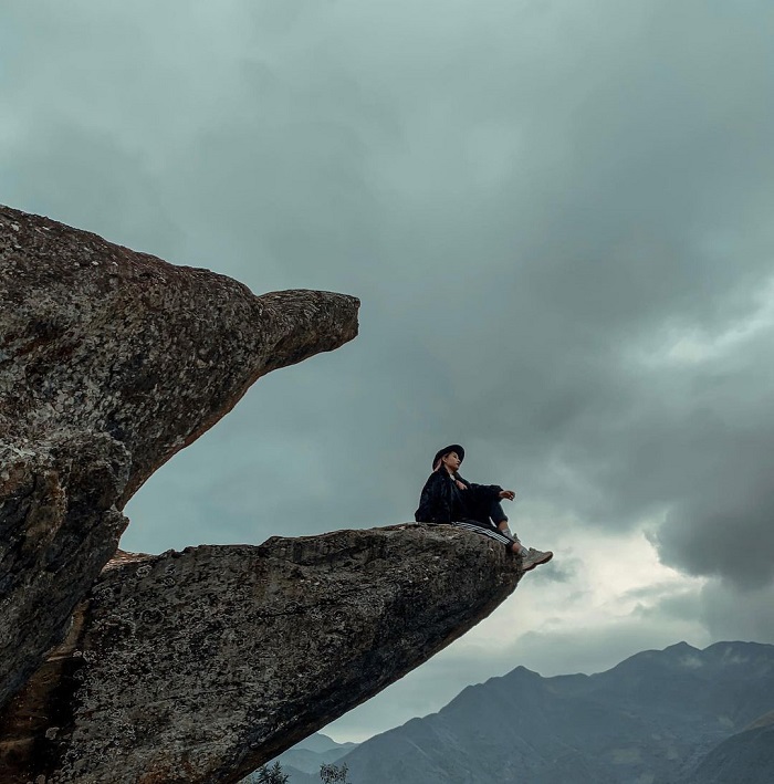 Mỏm Cá Heo Tà Xùa giống y hệt như mỏm một chú cá heo dưới đại dương