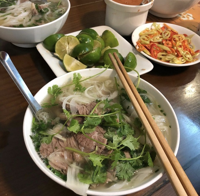 món ăn đường phố Hà Nội - phở