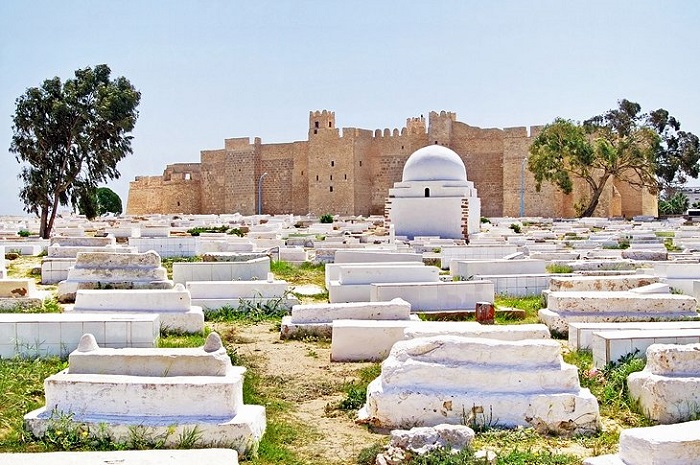 Nghĩa trang Monastir là điểm tham quan gần lăng mộ Bourguiba