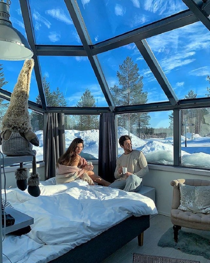 Ngủ trong lều kính là một trong những truyền thống Giáng sinh ở Phần Lan 